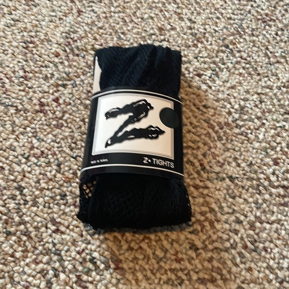 Black Fishnet Pantyhose With Back Seam & Rhinestone’s - Picture 5 of 6